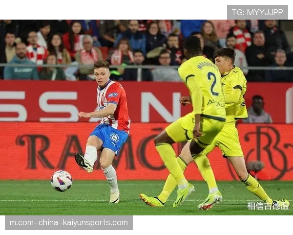 赫罗纳主场负于塞尔塔暴露防守体系松散，三中卫间距过大被反复利用